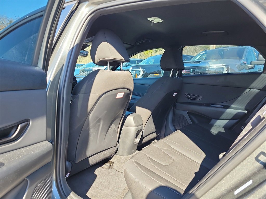 Certified 2025 Hyundai Elantra Sport image 10