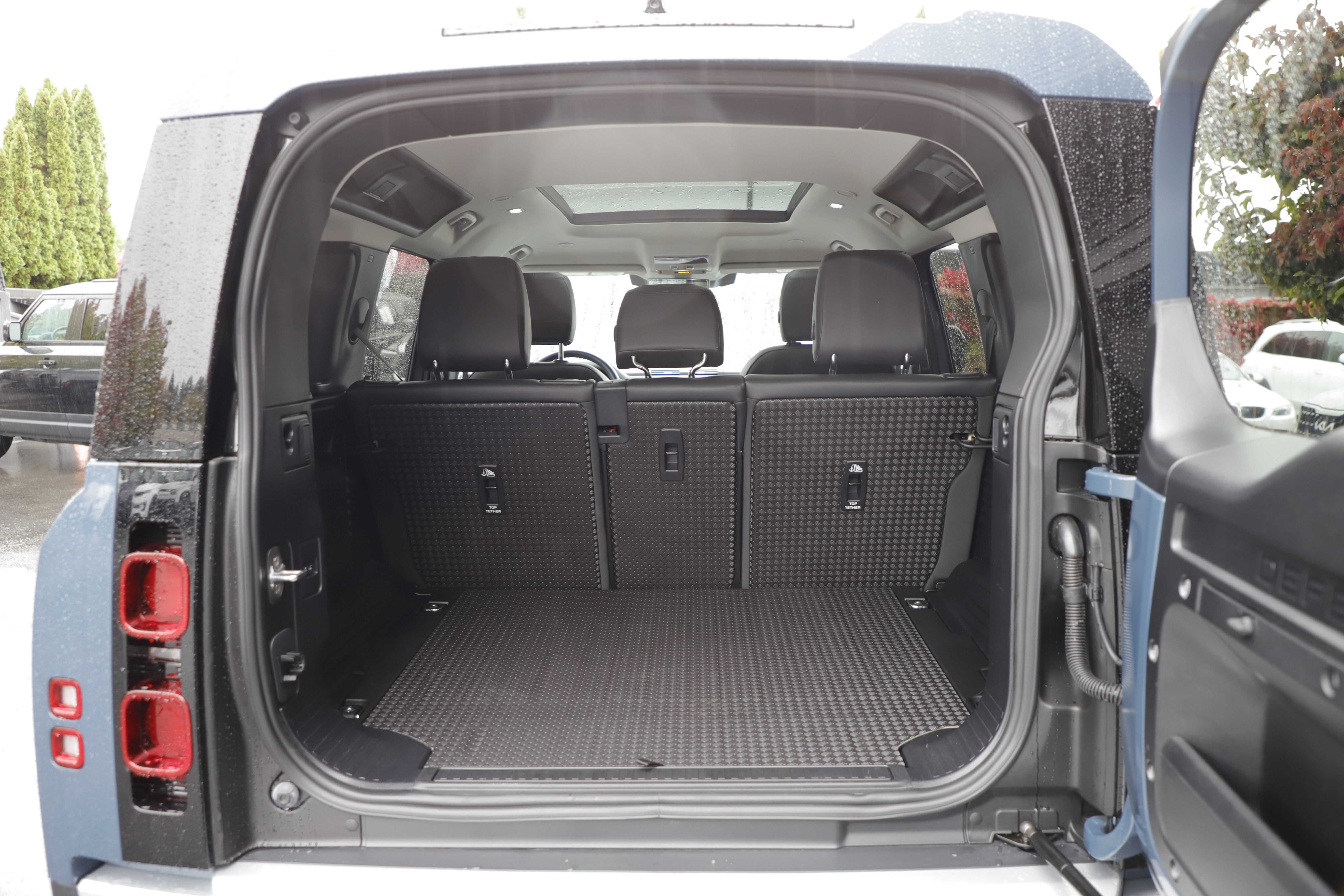 Certified 2024 Land Rover Defender 110 S AWD/4WD image 12