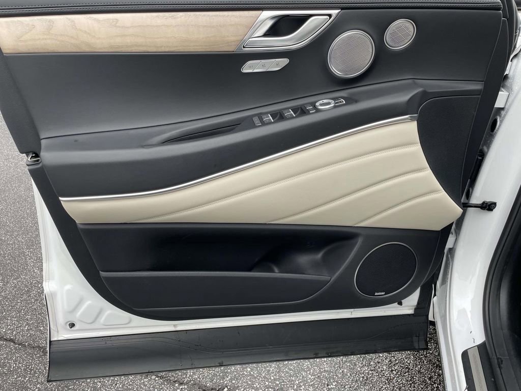 Used 2023 Genesis GV80 3.5T Advanced + w/ Cargo Package image 15