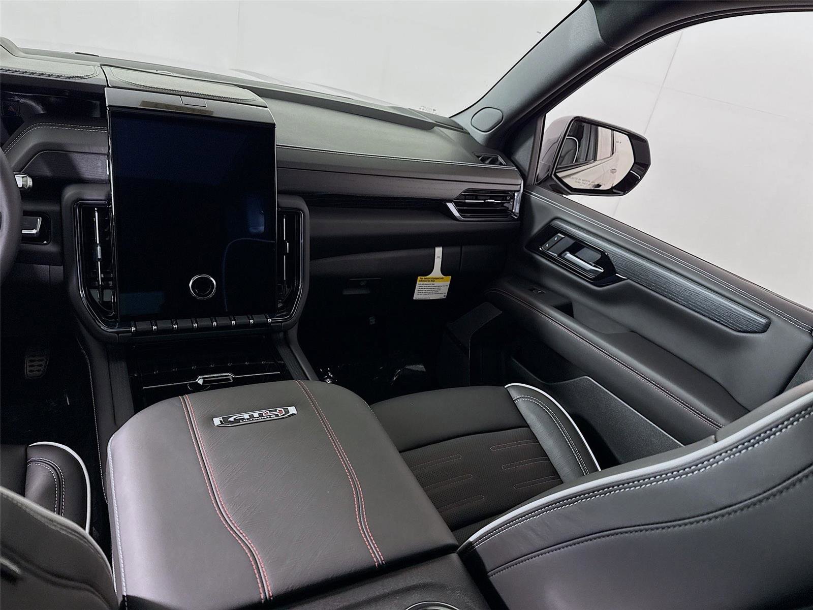 New 2026 GMC Yukon AT4 Ultimate AWD/4WD image 18