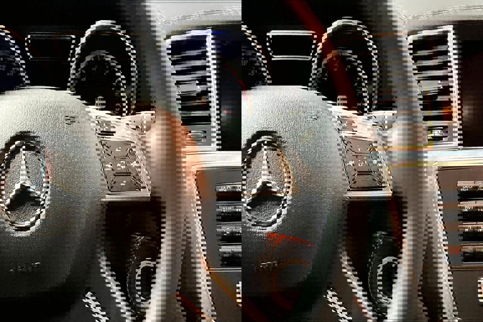 Used 2015 Mercedes-Benz ML 400 4MATIC image 25