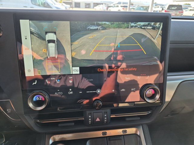 Used 2026 Lexus GX 550 AWD/4WD image 12