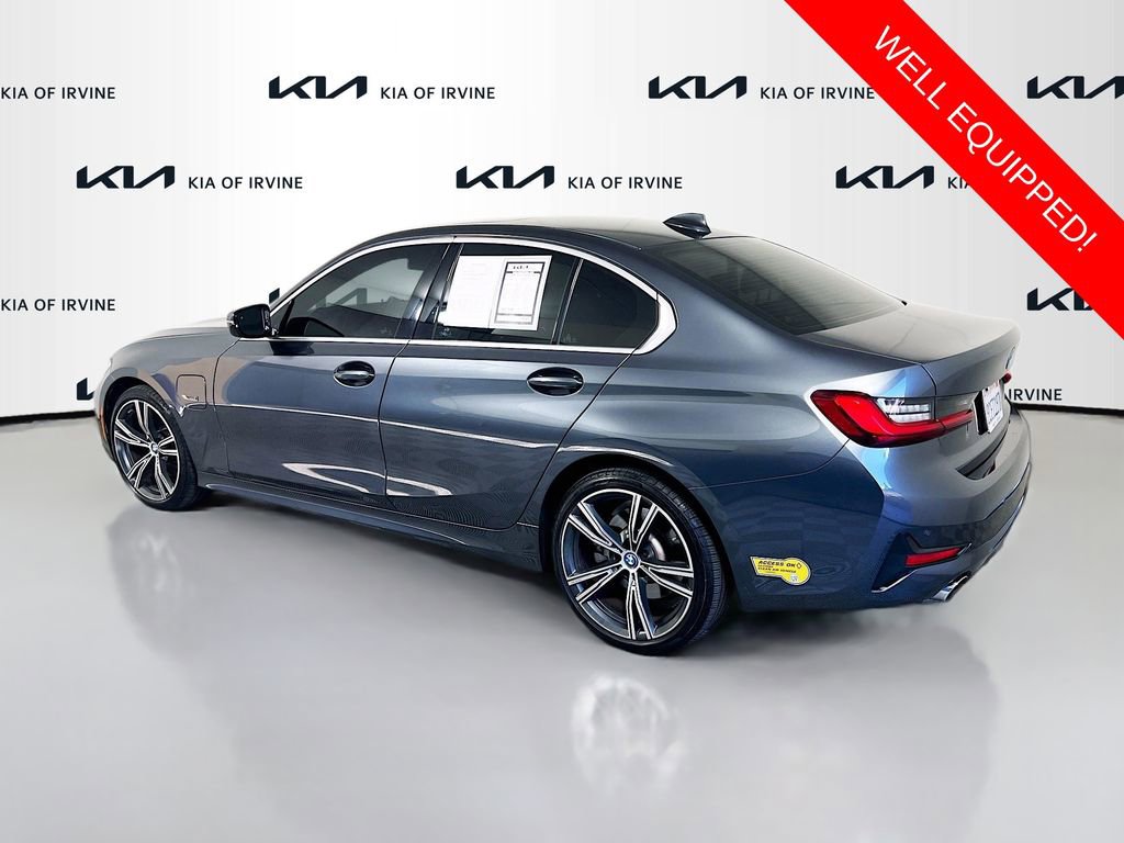 Used 2022 BMW 330e w/ Driving Assistance Package image 5
