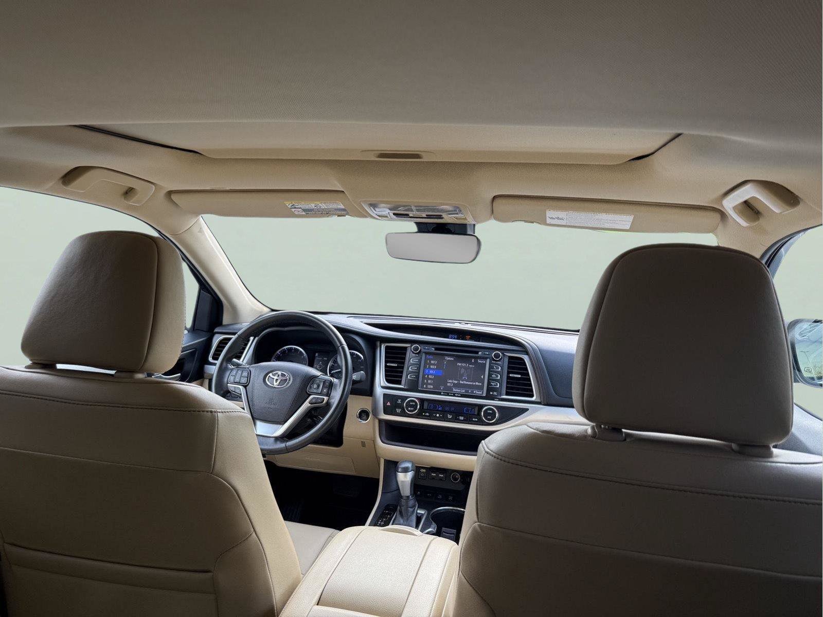 Used 2019 Toyota Highlander XLE AWD/4WD image 26