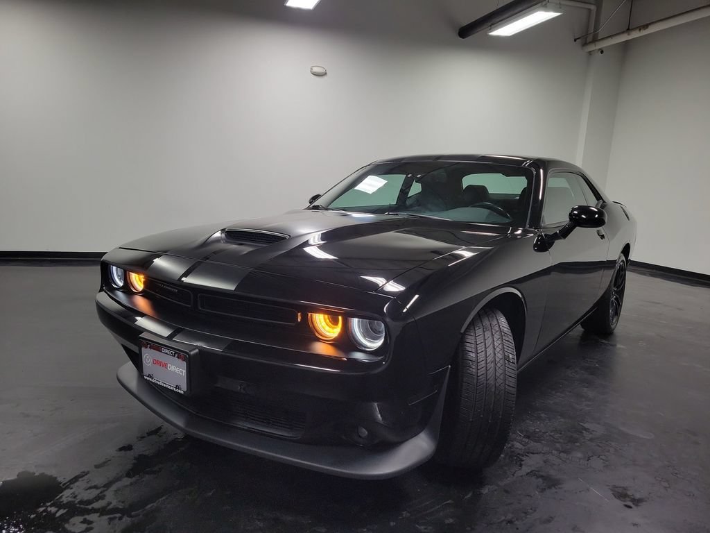 Used 2022 Dodge Challenger GT AWD/4WD image 4