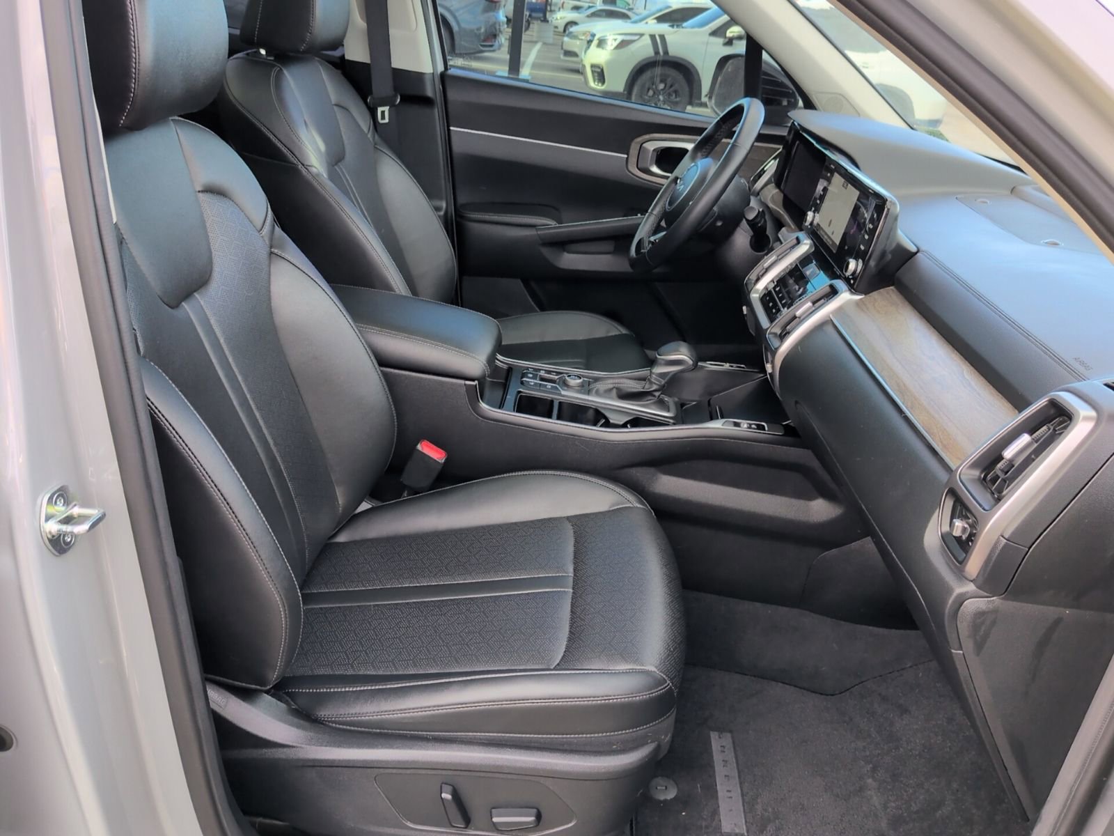 Used 2023 Kia Sorento X-Line EX image 17