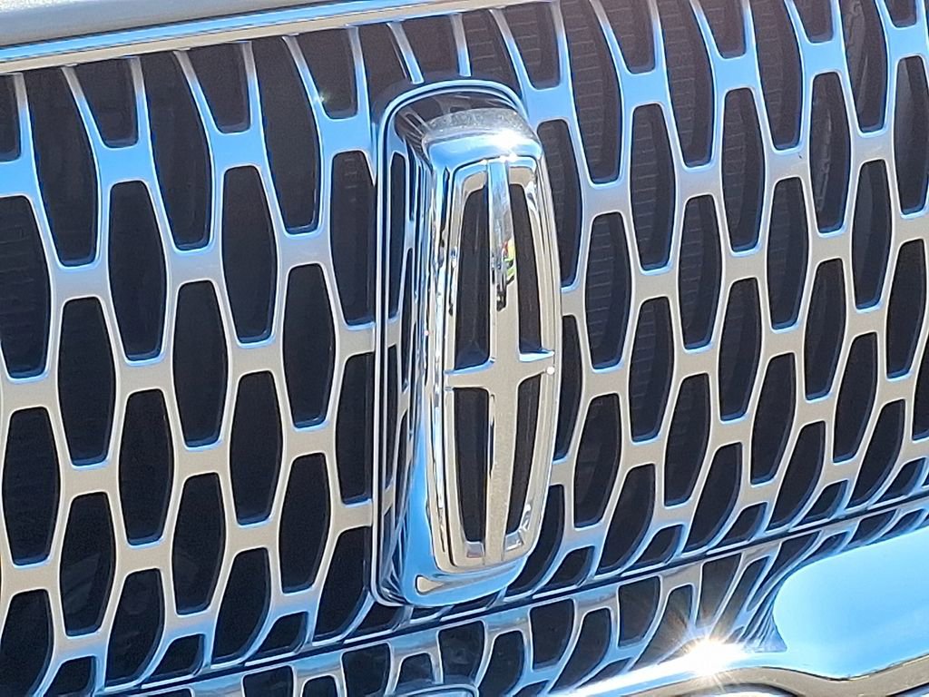 Used 2023 Lincoln Nautilus Reserve image 10