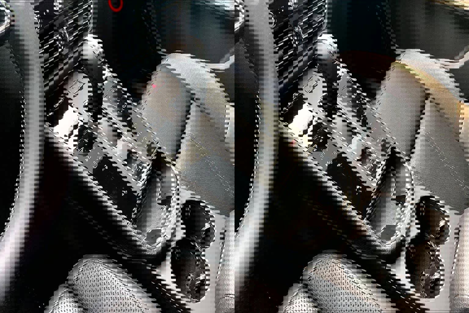 Used 2025 Porsche Macan image 16