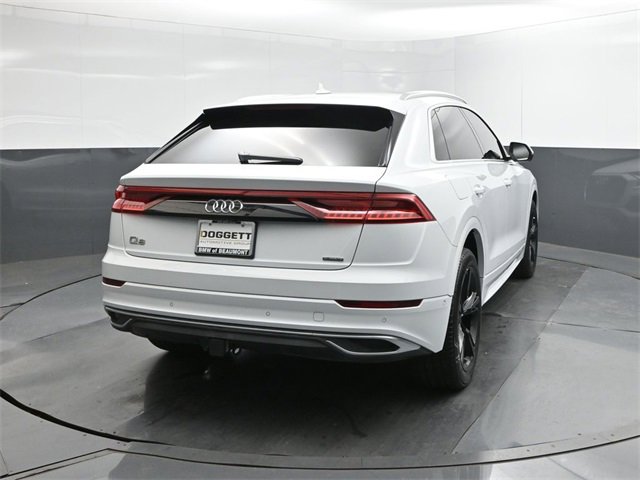 Used 2023 Audi Q8 Premium image 11