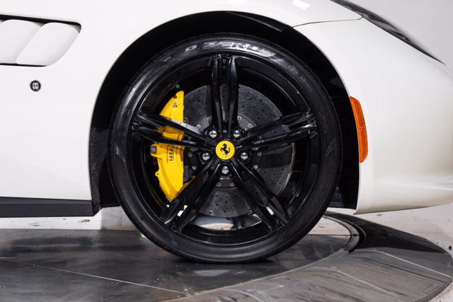 Used 2018 Ferrari GTC4Lusso AWD/4WD image 21