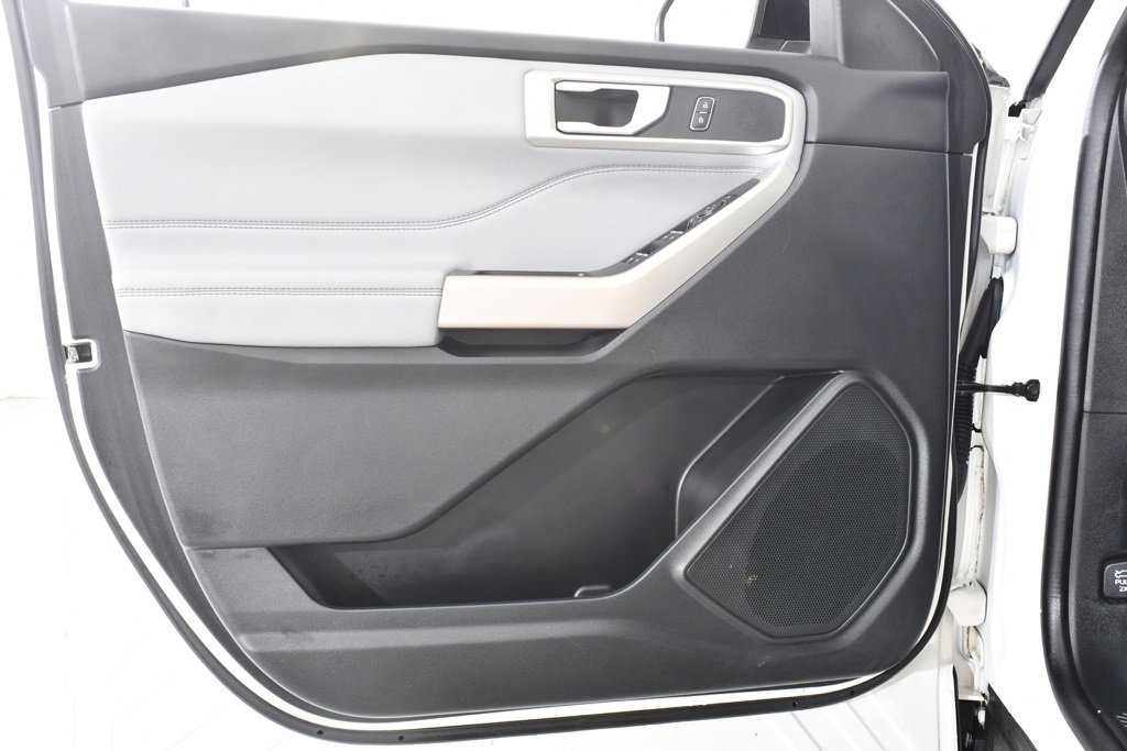 Used 2023 Ford Explorer XLT w/ Equipment Group 202A image 26