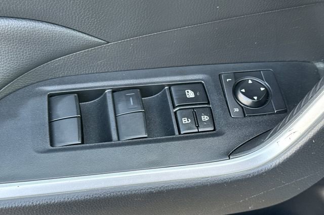 Used 2023 Toyota RAV4 LE image 12