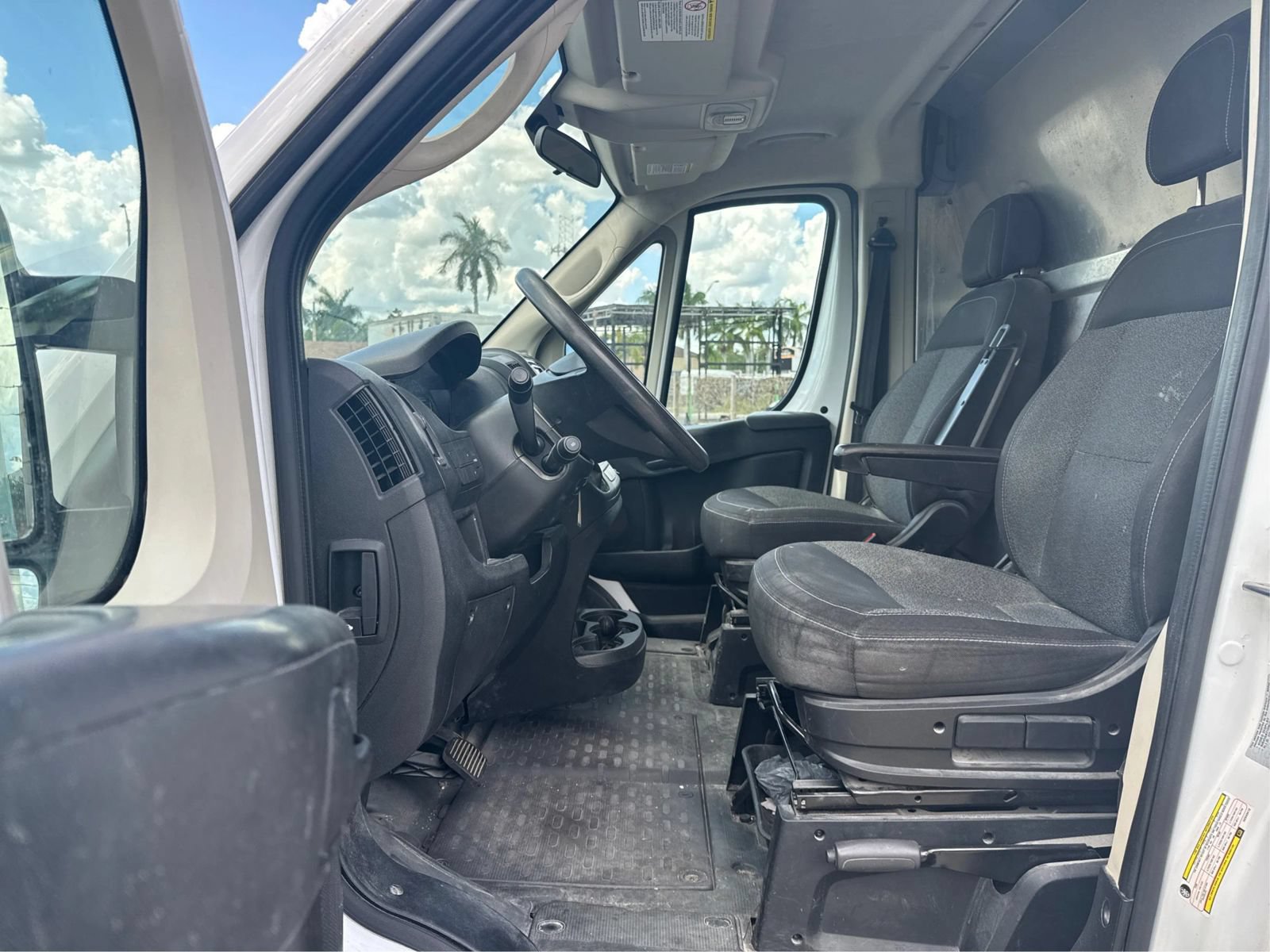 Used 2017 RAM ProMaster 2500 w/ Interior Convenience Group FWD image 9