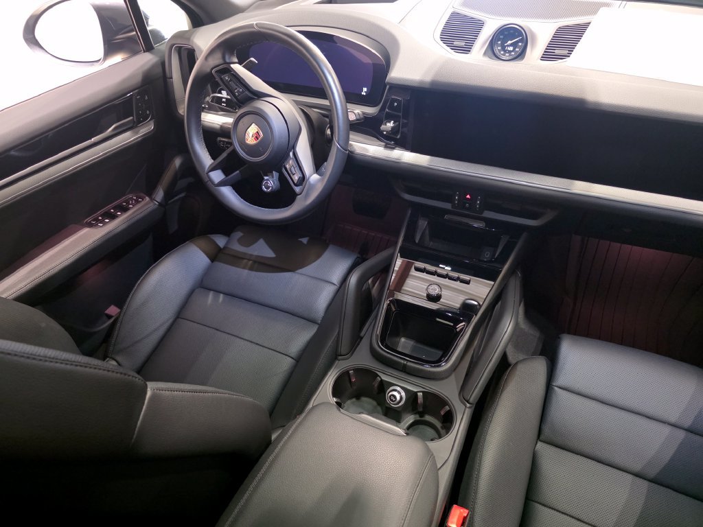 Certified 2026 Porsche Cayenne AWD/4WD image 16