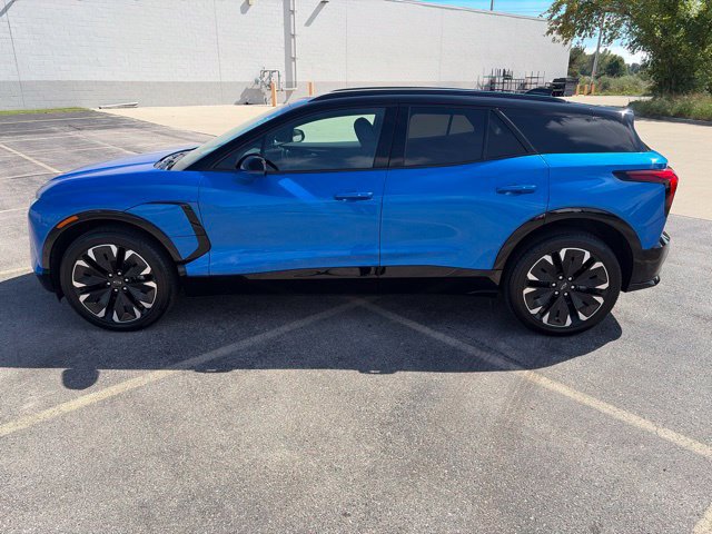 Used 2026 Chevrolet Blazer EV RS w/ Super Cruise Package AWD/4WD image 3