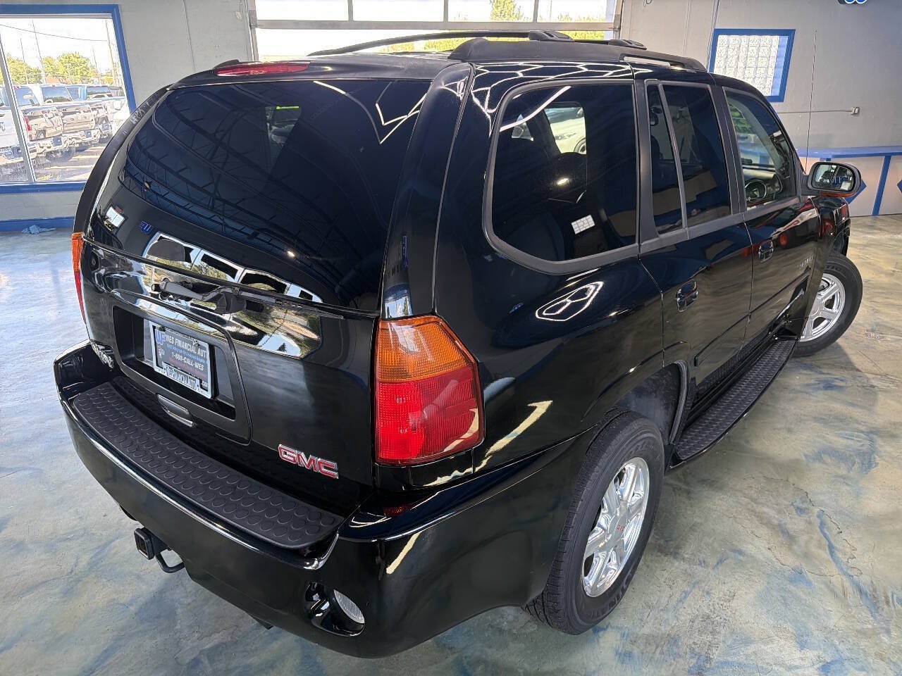 Used 2005 GMC Envoy Denali AWD/4WD image 2