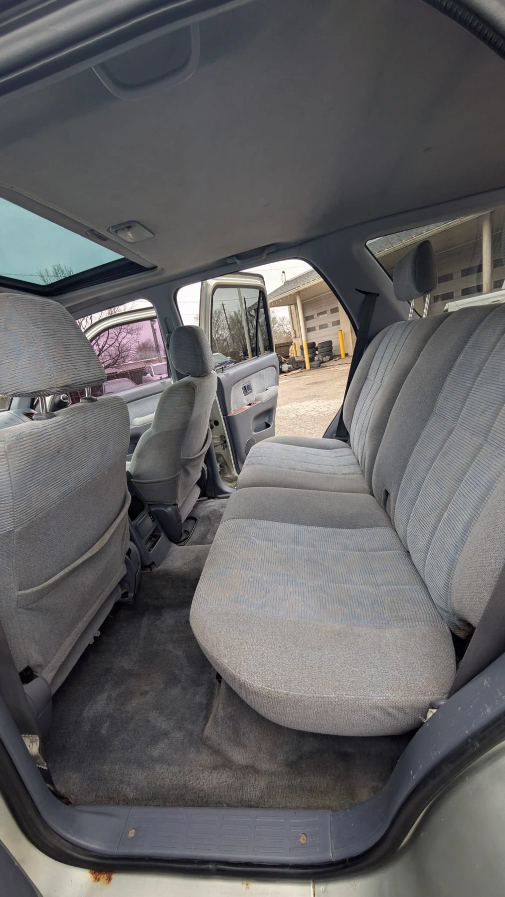 Used 2000 Toyota 4Runner SR5 AWD/4WD image 17