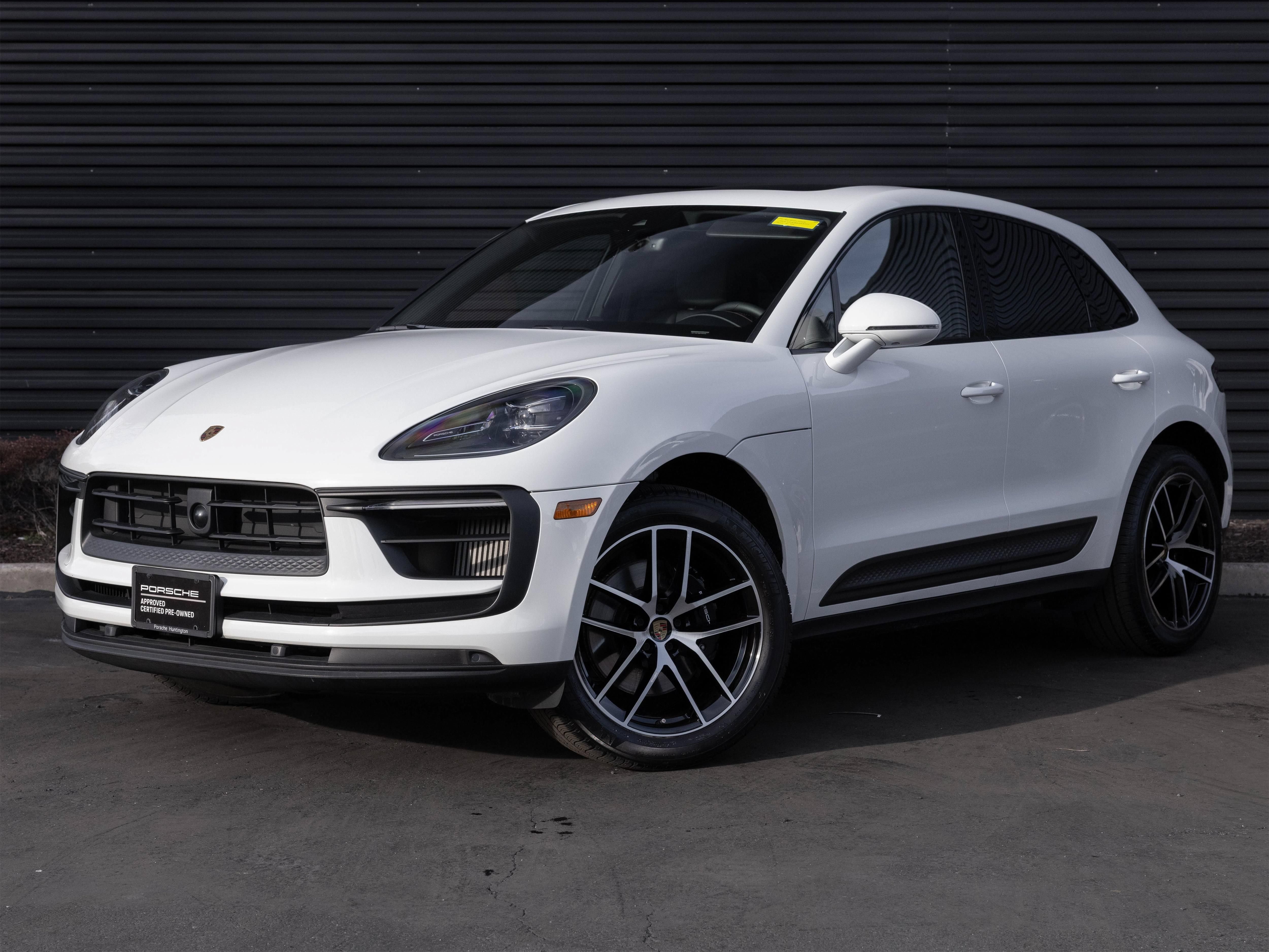 Certified 2023 Porsche Macan S AWD/4WD image 1