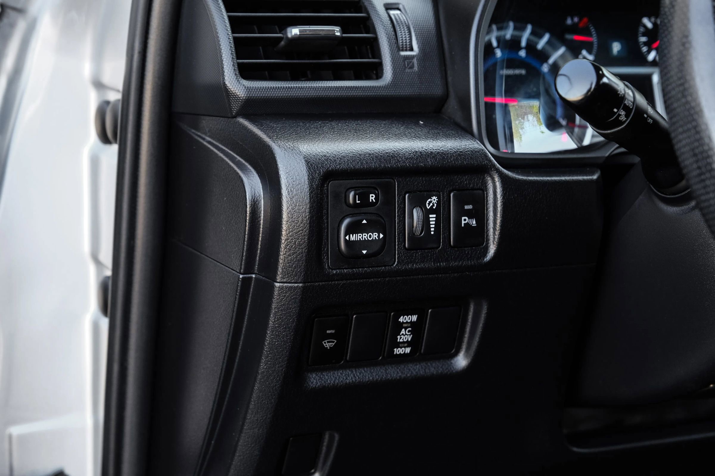 Used 2014 Toyota 4Runner Limited image 29