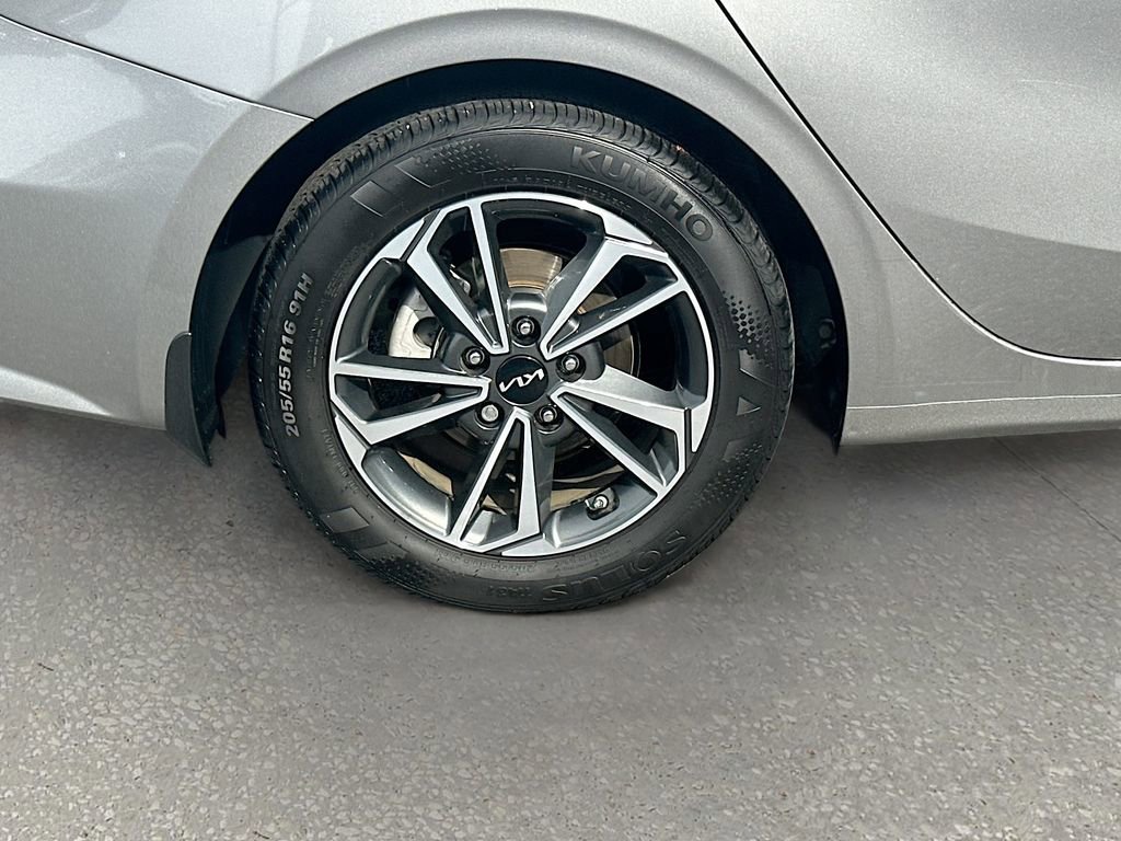 Certified 2023 Kia Forte LXS w/ LXS Technology Package FWD image 28
