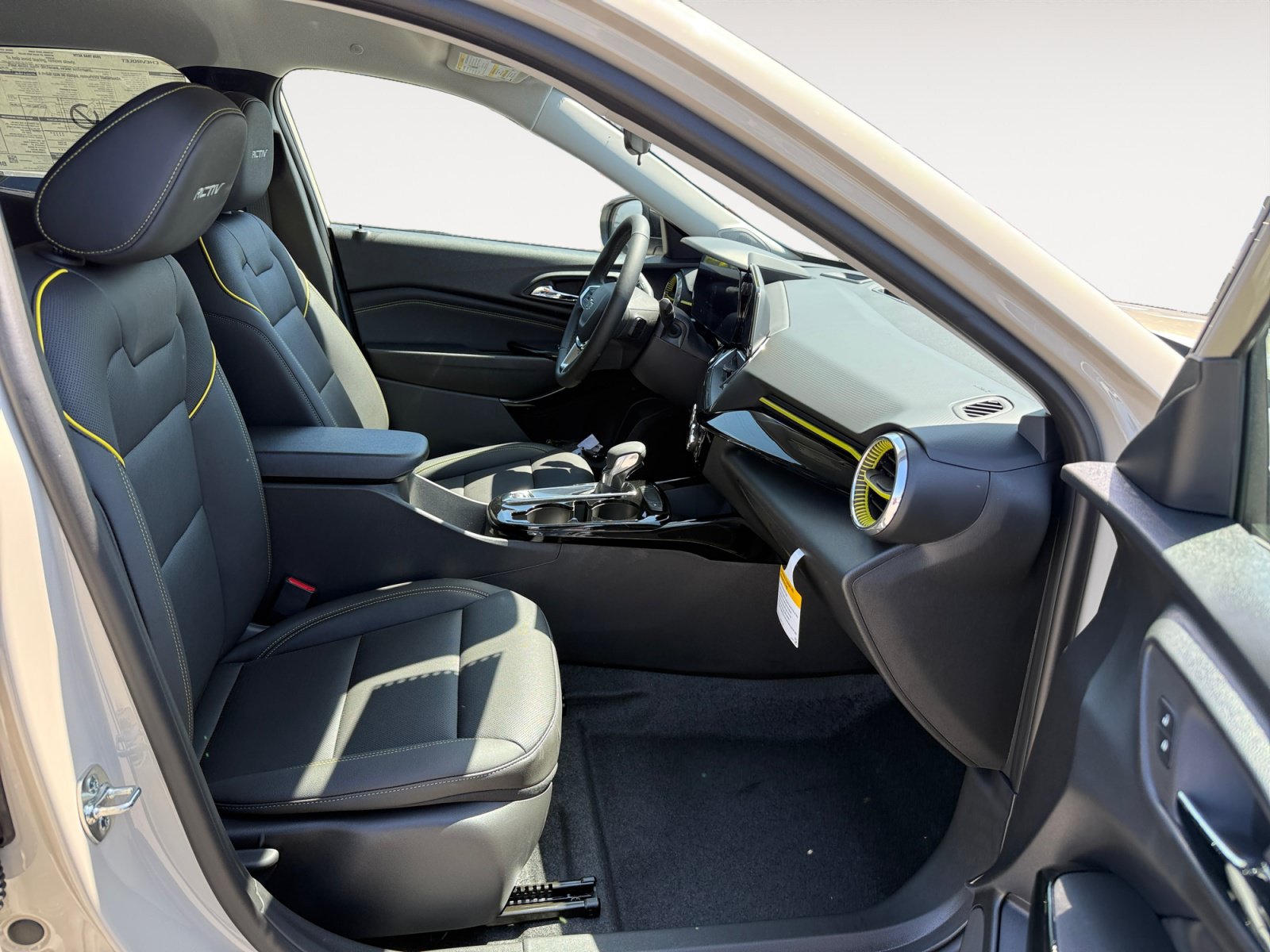 New 2026 Chevrolet Trax ACTIV w/ Driver Confidence Package FWD image 19