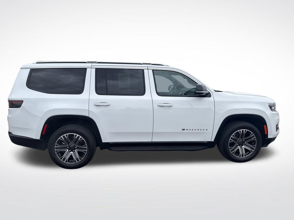 Used 2025 Jeep Wagoneer 4WD image 8