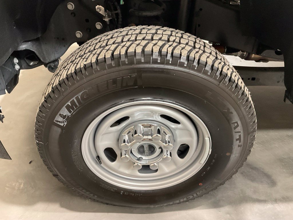 Used 2025 Ford F250 XL w/ FX4 Off-Road Package AWD/4WD image 6