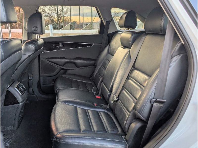 Used 2019 Kia Sorento EX image 16
