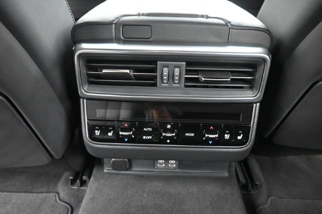 Used 2026 Lexus LX 600 4WD w/ Appearance Package image 30