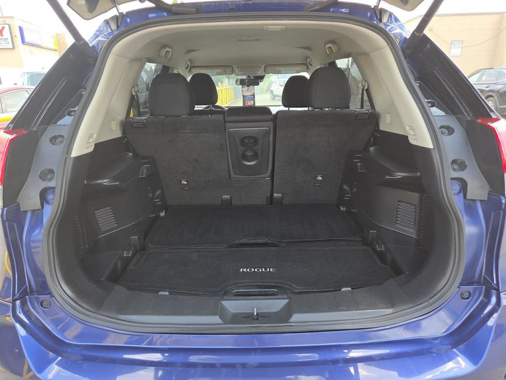 Used 2020 Nissan Rogue SV FWD image 15