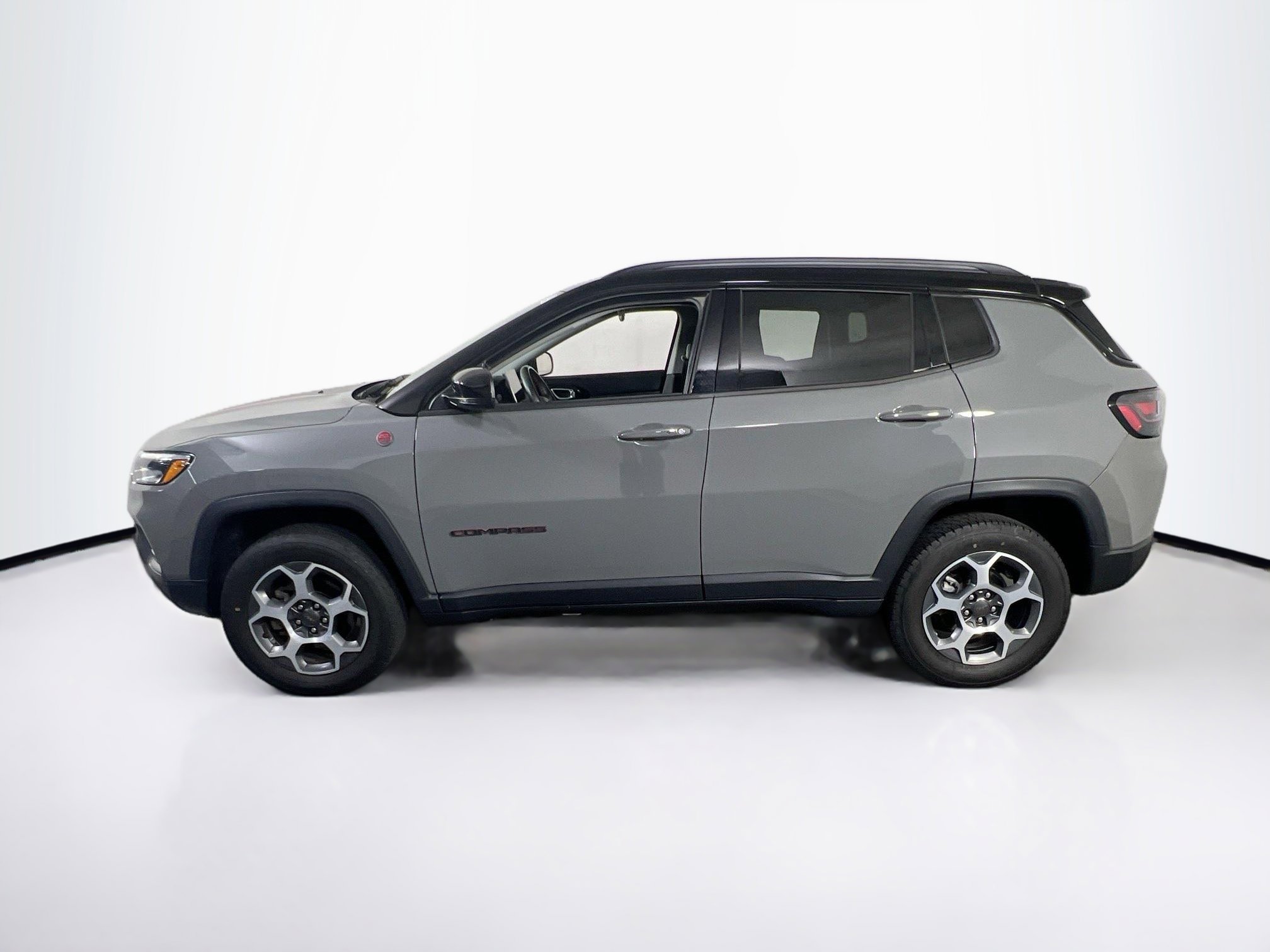 Used 2022 Jeep Compass Trailhawk w/ Trailhawk Elite Group AWD/4WD image 8