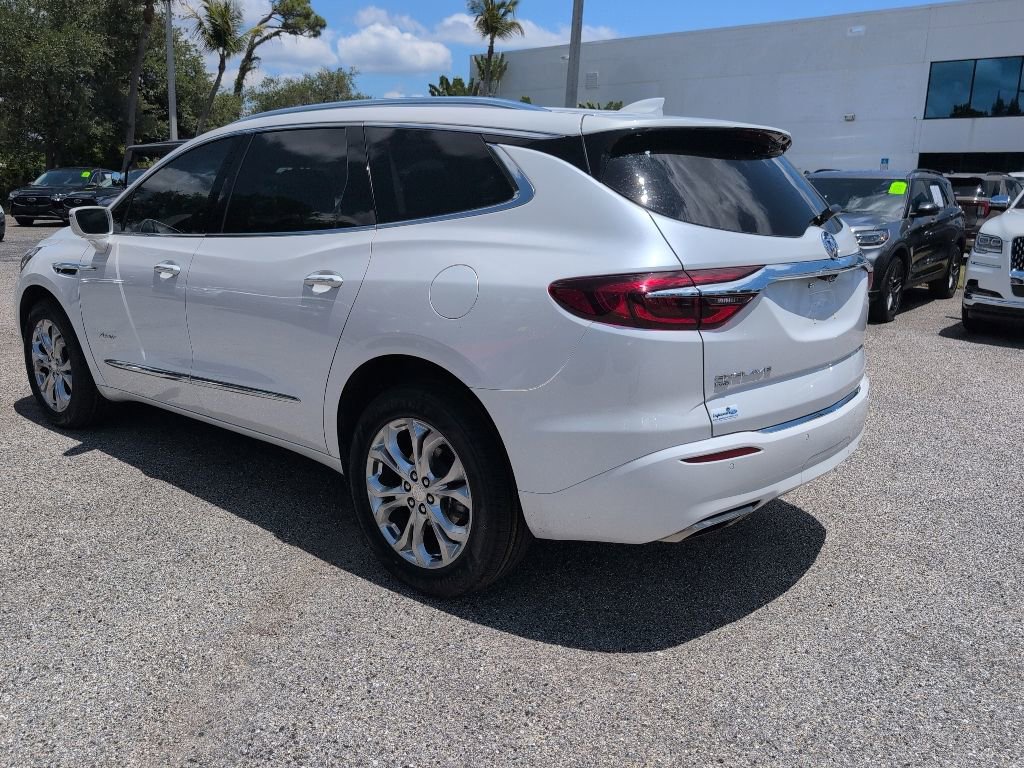 Used 2020 Buick Enclave Avenir w/ Avenir Technology Package AWD/4WD image 5
