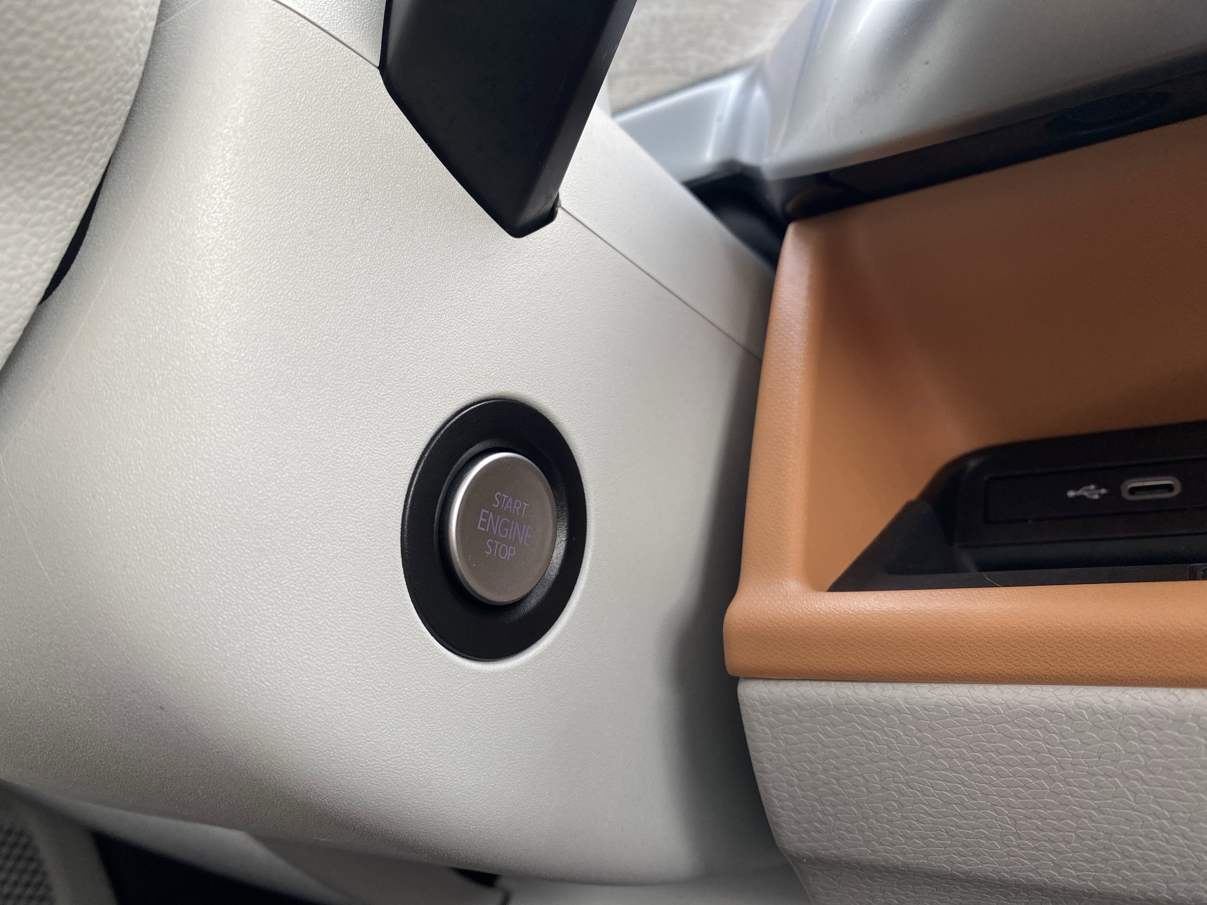 Used 2025 Volkswagen ID. Buzz 1st Edition image 16