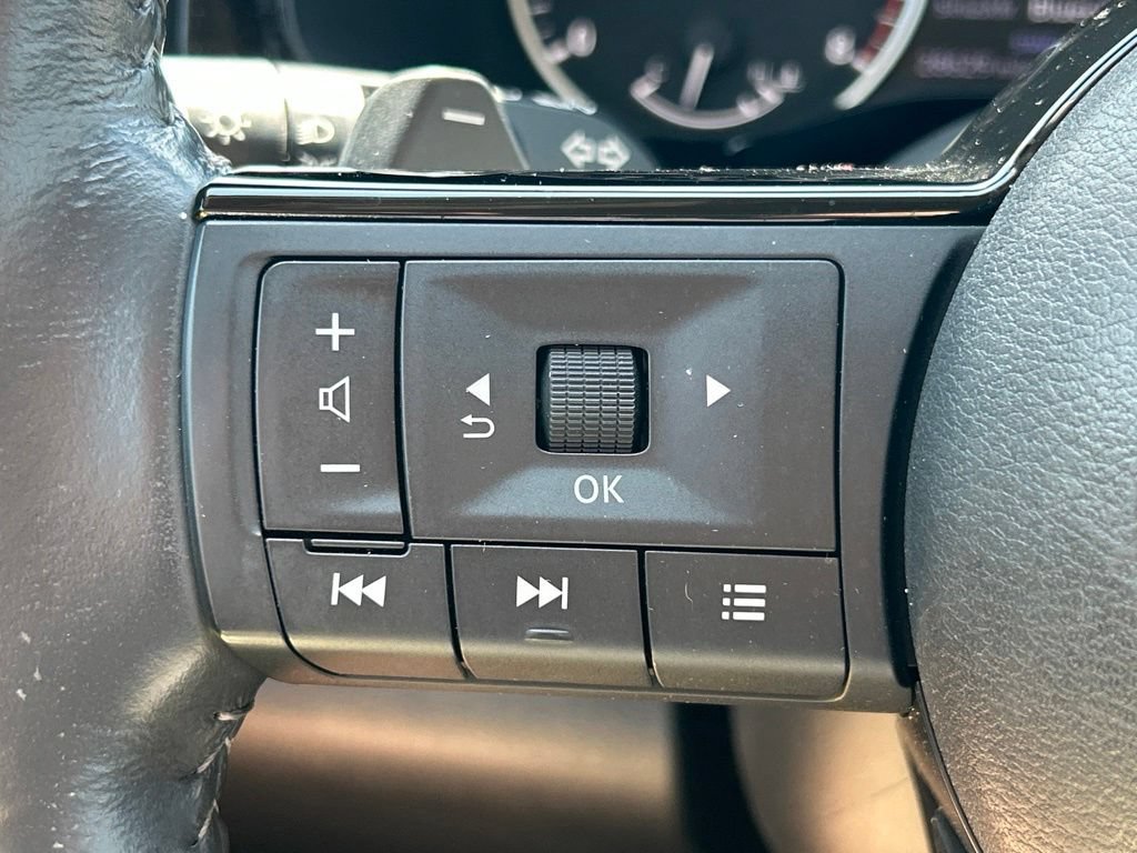 Certified 2022 Nissan Pathfinder SL w/ SL Black Package FWD image 28