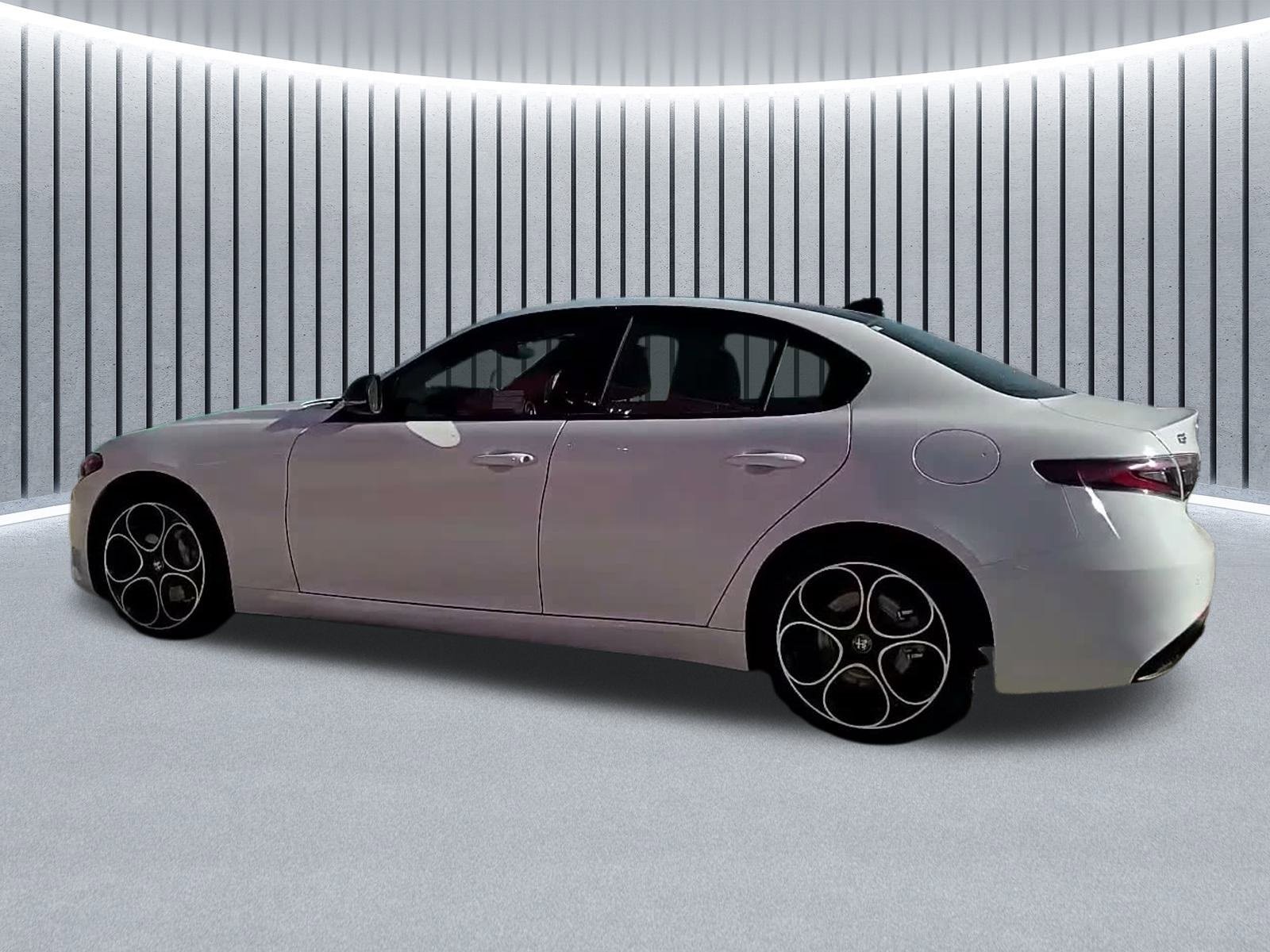 New 2025 Alfa Romeo Giulia AWD image 17