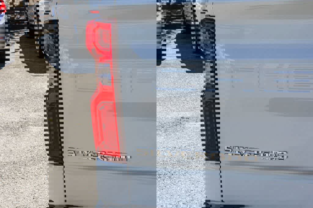 Used 2021 Chevrolet Silverado 1500 Custom Trail Boss AWD/4WD image 9