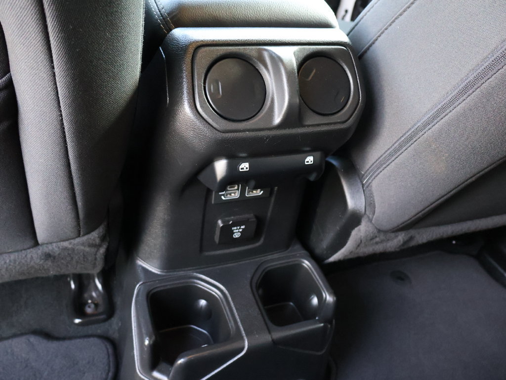 Used 2023 Jeep Wrangler Unlimited Sahara AWD/4WD image 11