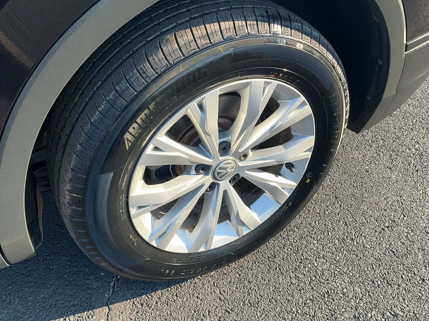 Used 2020 Volkswagen Tiguan S image 11