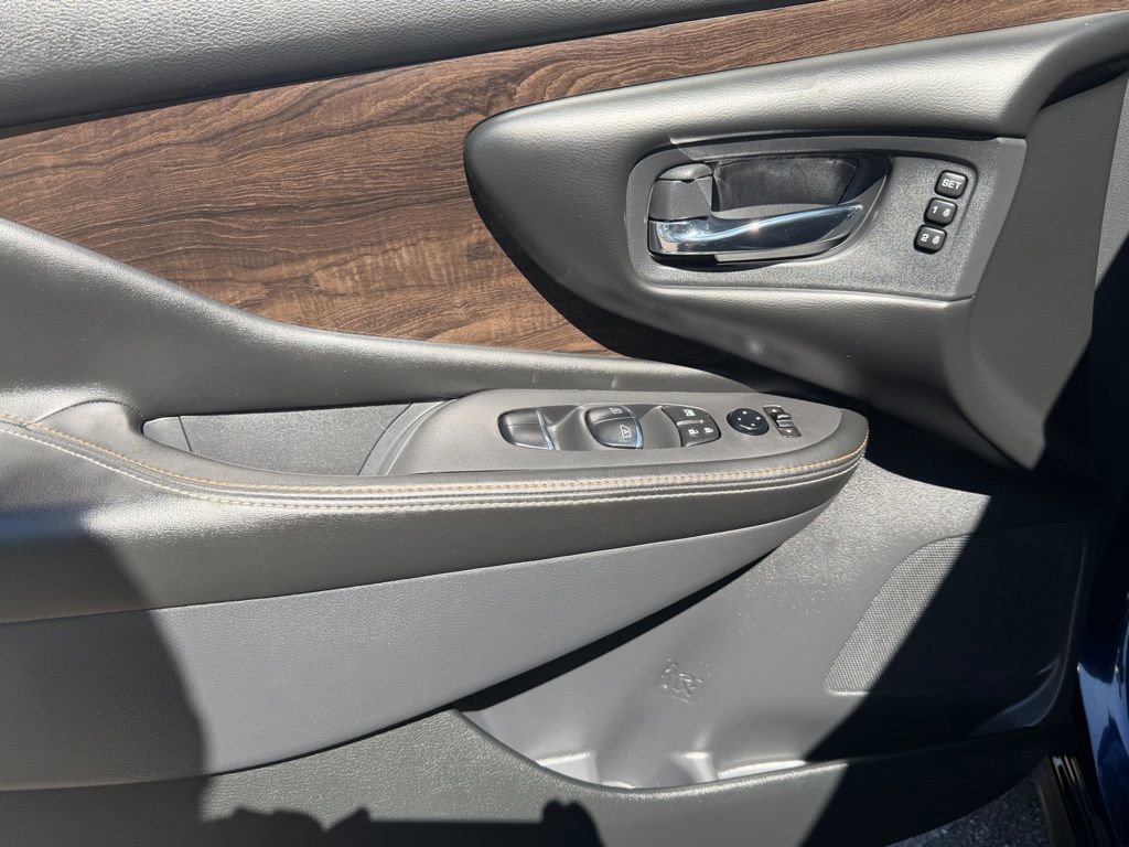 Used 2023 Nissan Murano Platinum w/ Cargo Package image 14