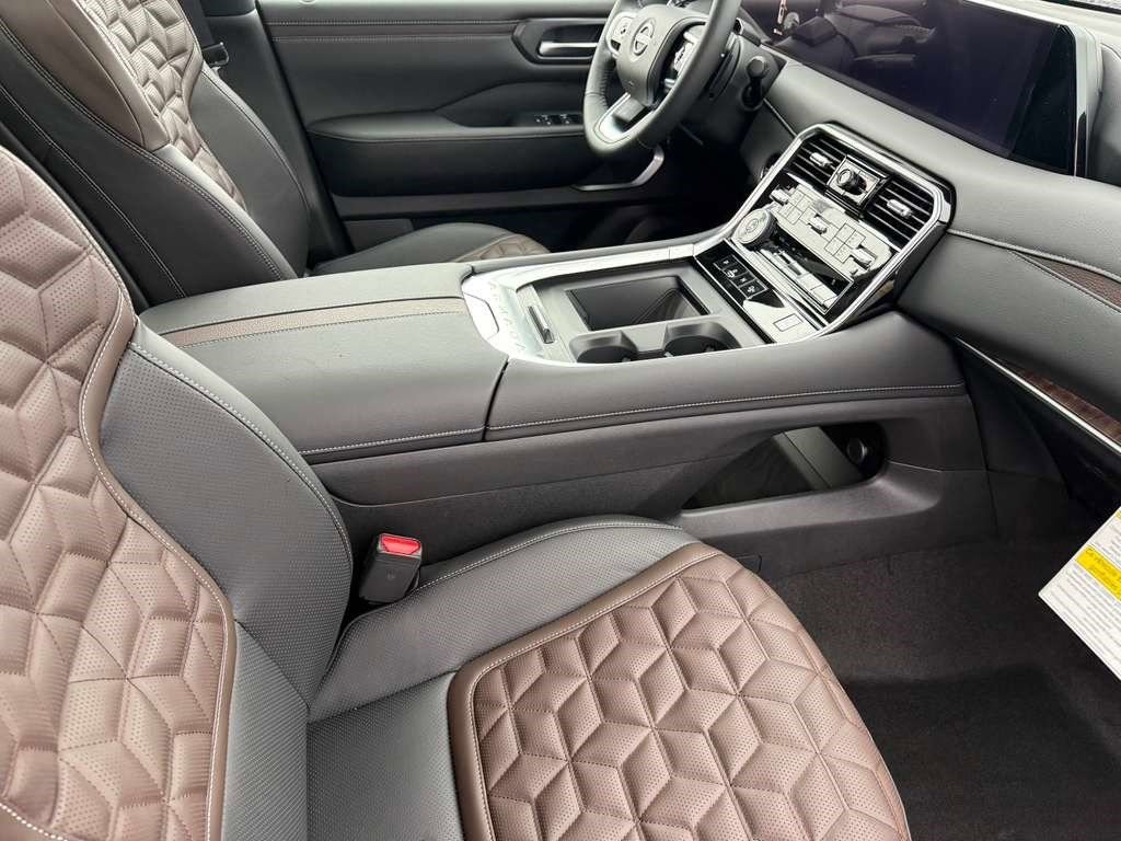 New 2026 Nissan Armada Platinum image 18