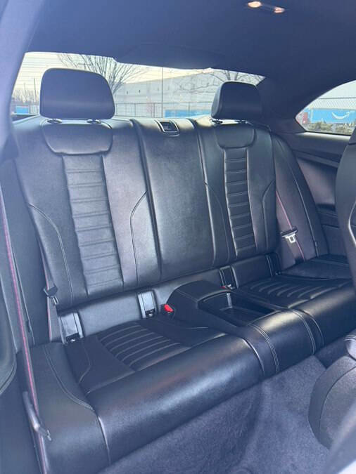 Used 2024 BMW M2 w/ Lighting Package image 24