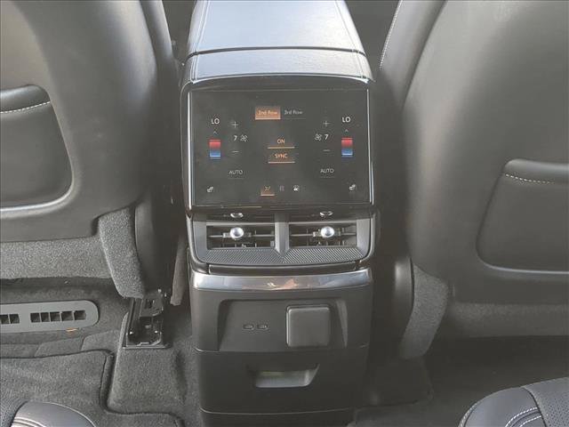 Used 2026 Cadillac Vistiq Sport AWD/4WD image 18
