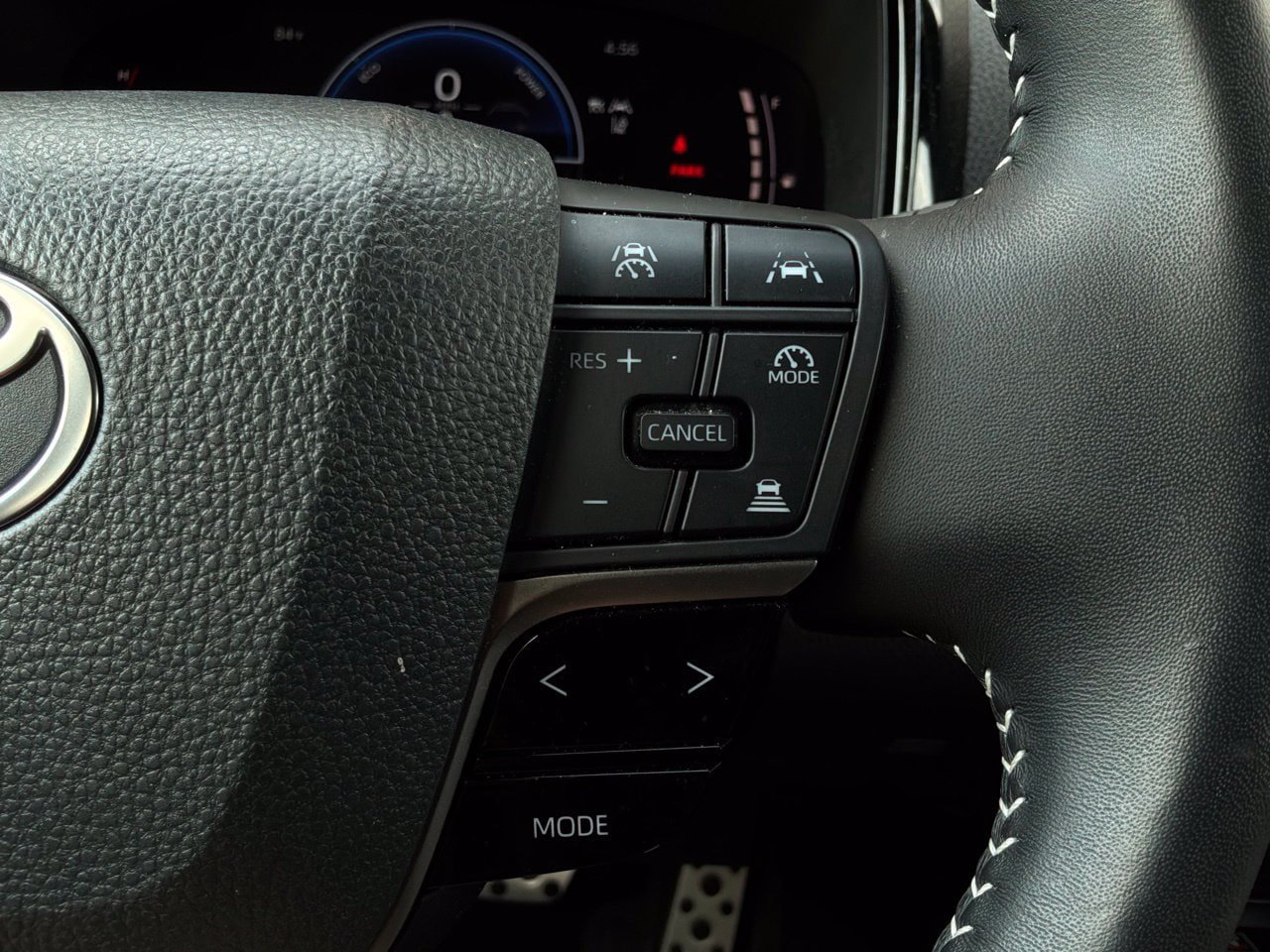 Used 2026 Toyota Camry SE FWD image 36