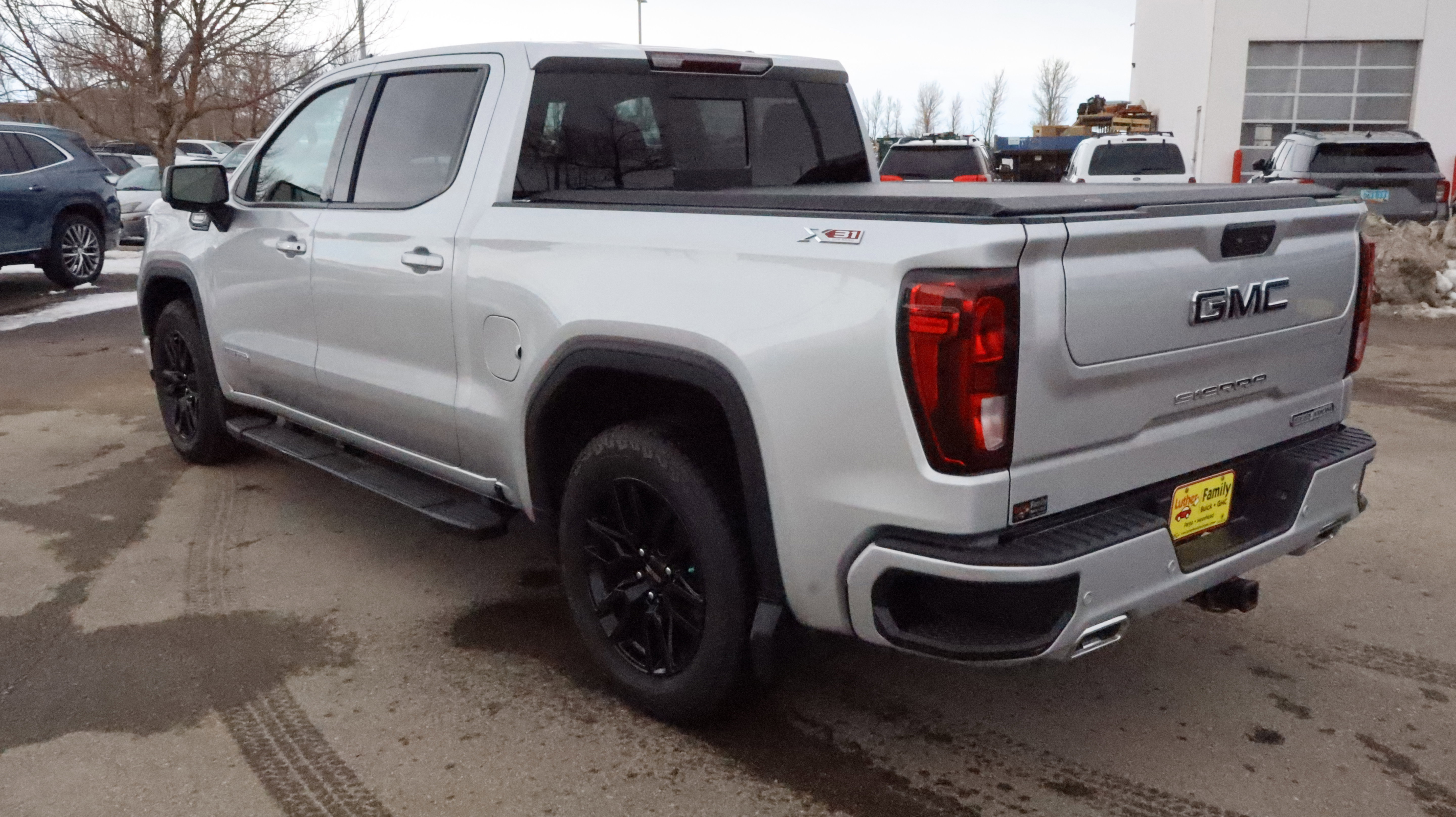 Used 2022 GMC Sierra 1500 Elevation w/ Elevation Premium Package image 5