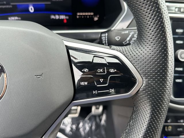 Used 2022 Volkswagen Tiguan SE R-Line image 9