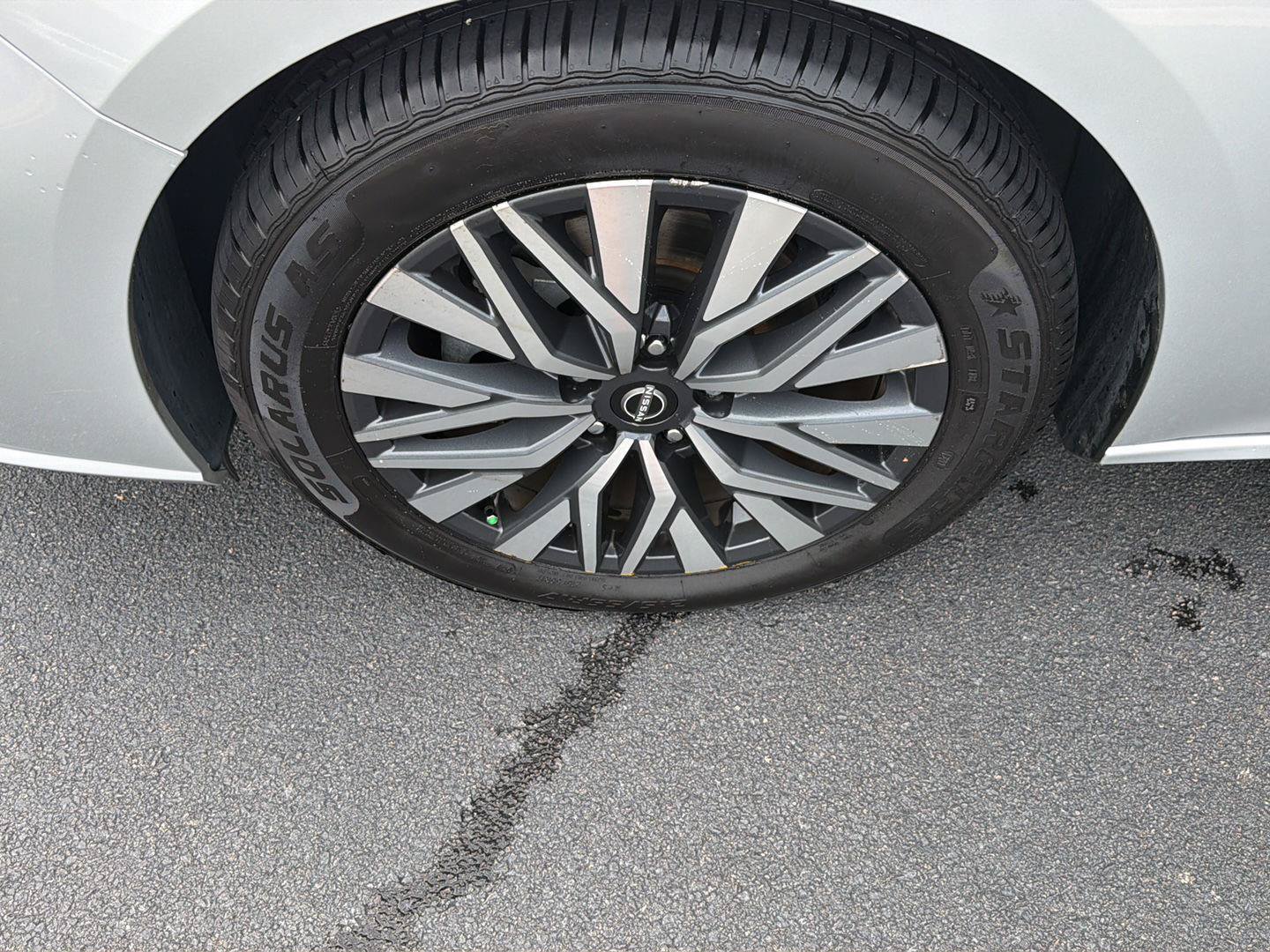 Used 2024 Nissan Altima 2.5 SV FWD image 35