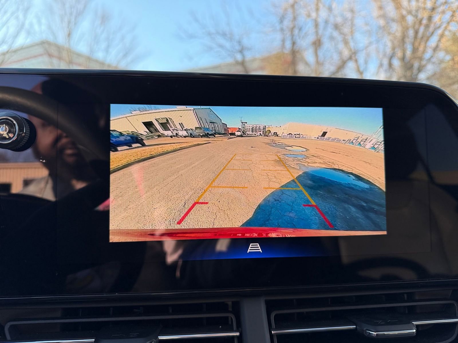 Used 2025 Chevrolet Trax LT image 23