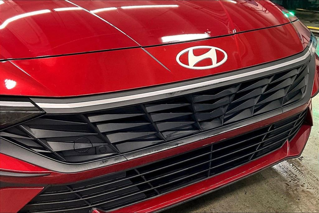 Used 2024 Hyundai Elantra SEL image 31