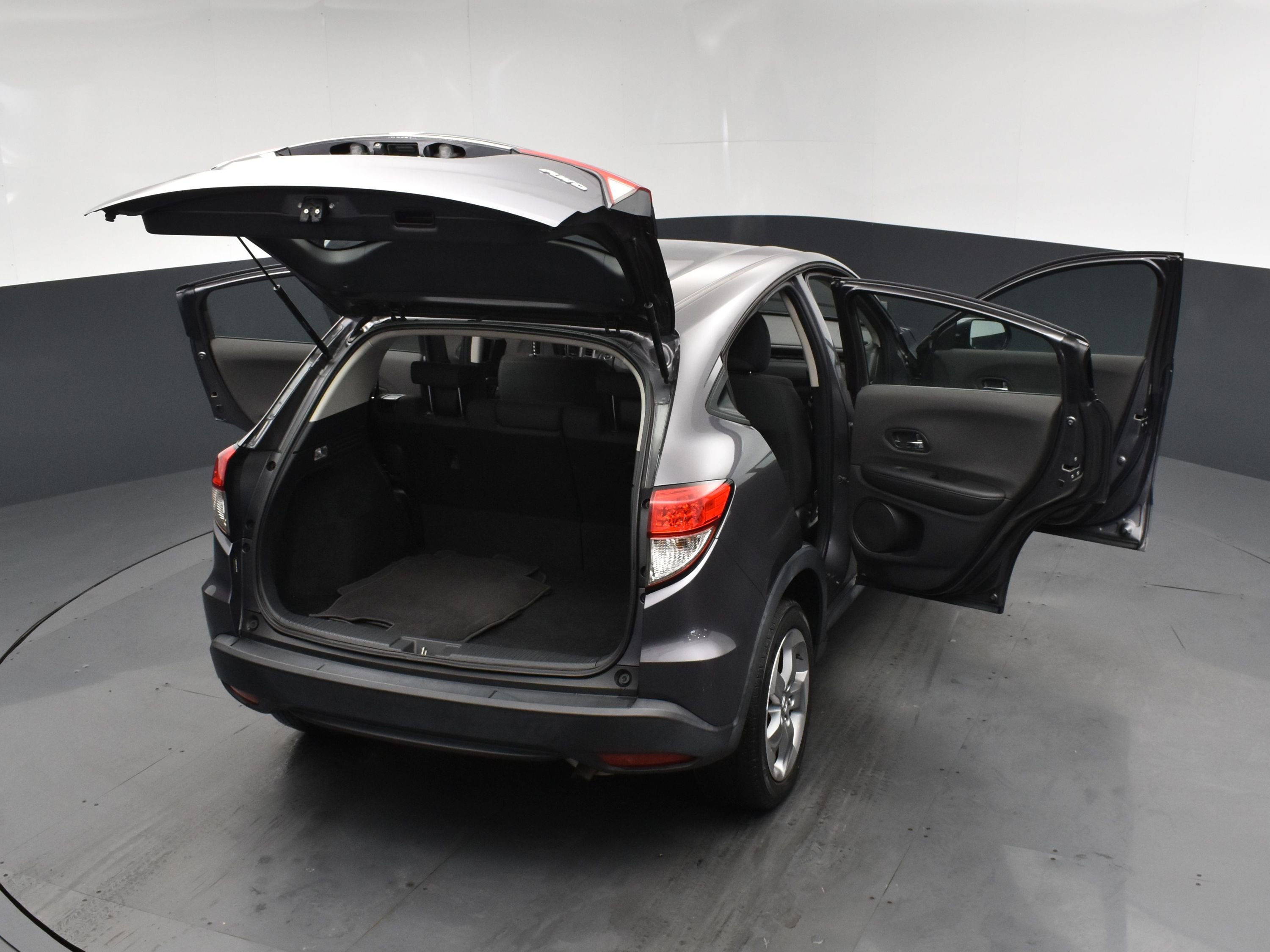 Used 2020 Honda HR-V LX image 24