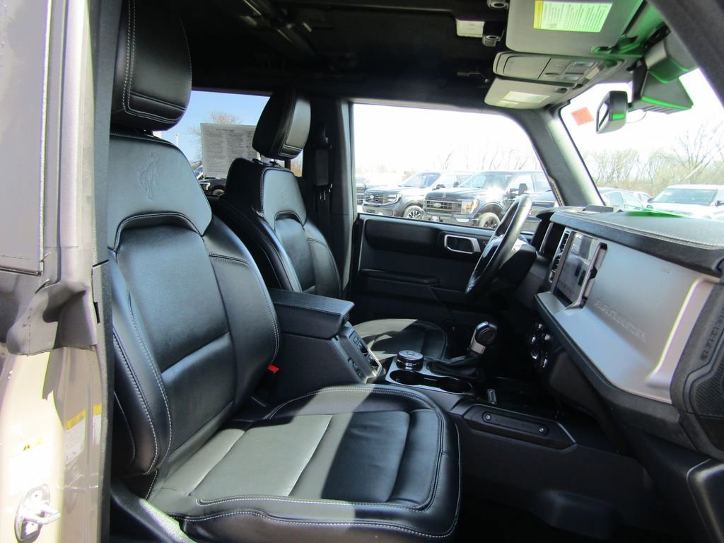 Used 2025 Ford Bronco Outer Banks AWD/4WD image 18